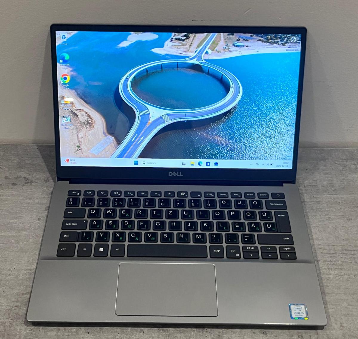 Dell Latitude 3301